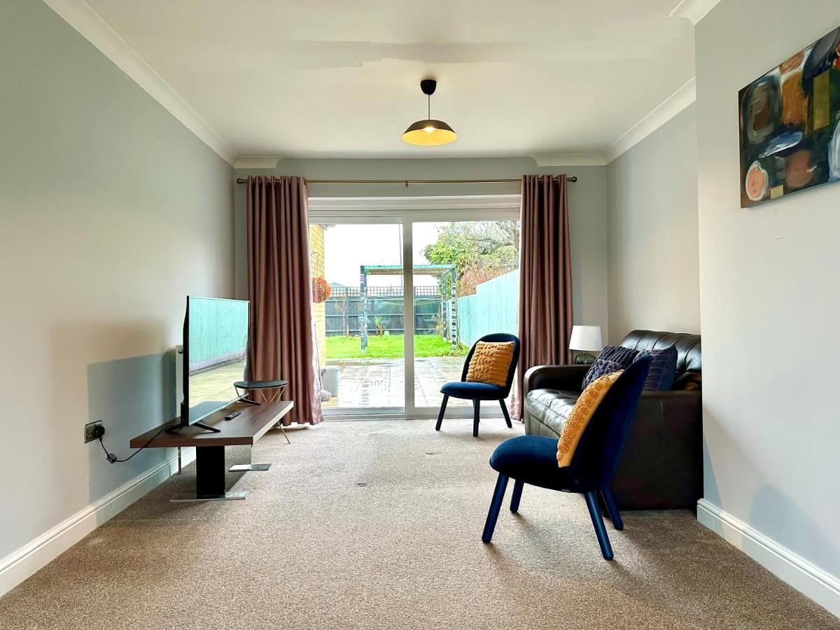 Spacious 3 Double Bedroomed House In Bicester Exterior foto