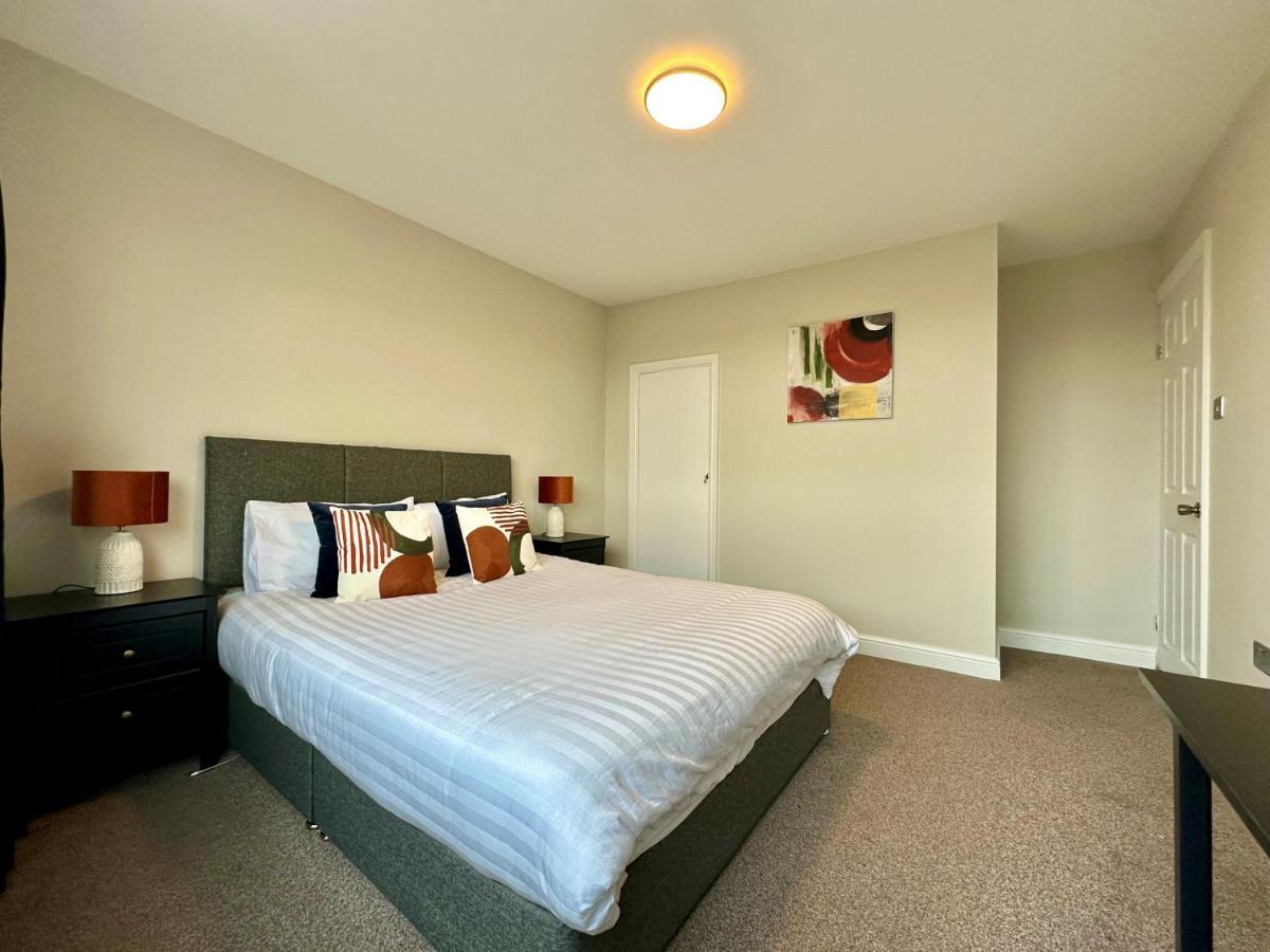 Spacious 3 Double Bedroomed House In Bicester Exterior foto