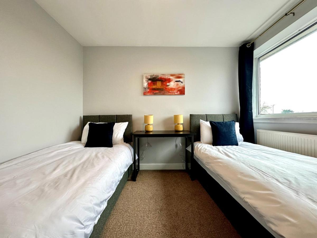 Spacious 3 Double Bedroomed House In Bicester Exterior foto
